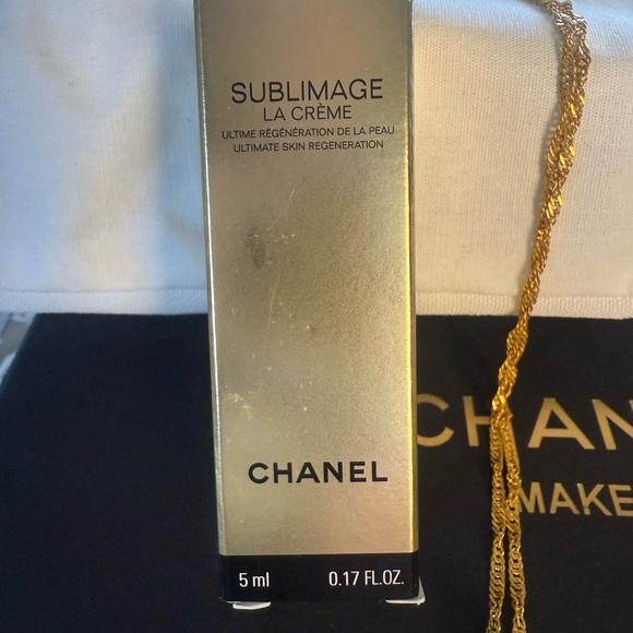 Chanel Makeup- Quilted Black Crossbody Bag with Gold Chain - Picture 8 of 8